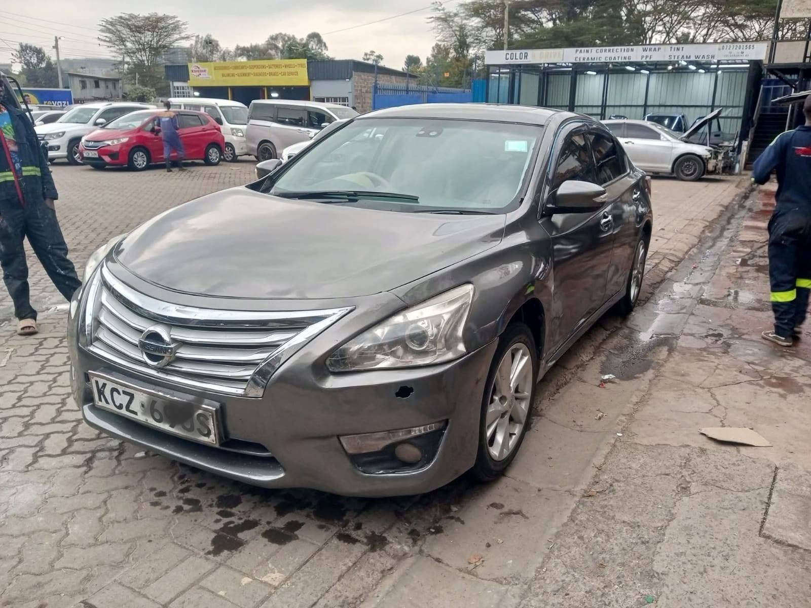 Nissan Teana image 1
